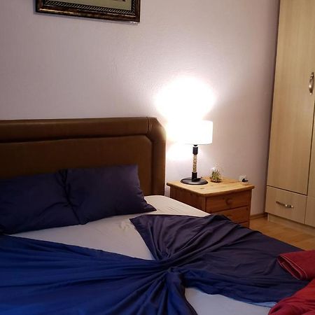 Spacious Downtown Apartment With A City View Pristina Kültér fotó